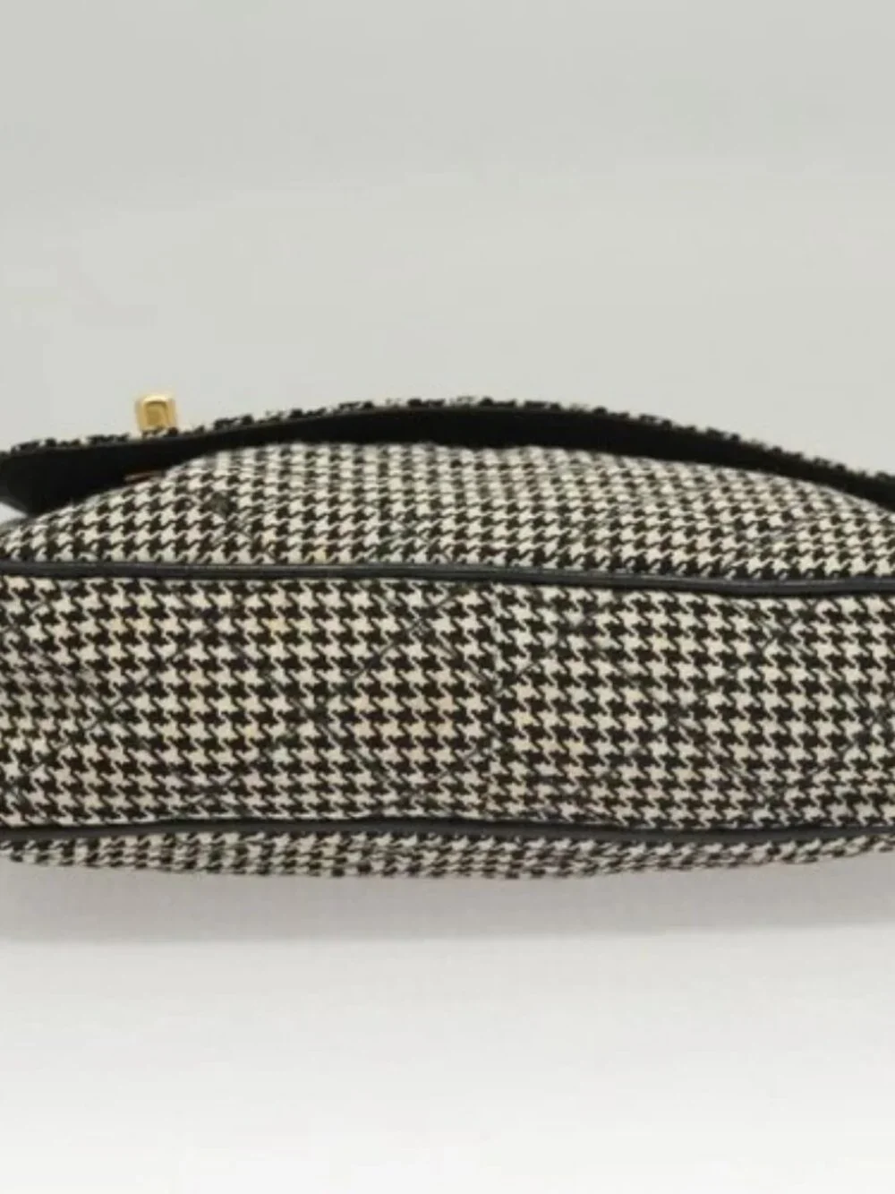 CHANEL Matelasse Chain Shoulder Bag Canvas White Black CC Auth 120186V